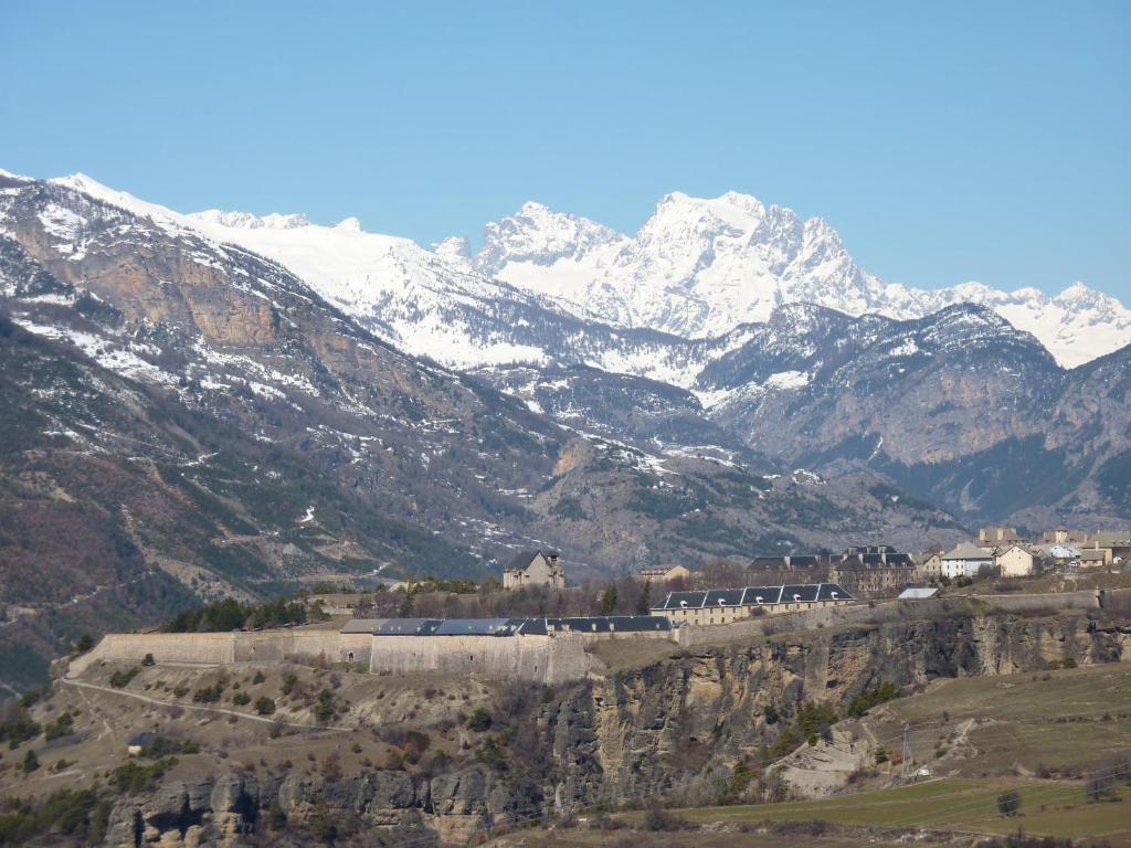 Le Rendez Vous De Vauban Gites & Spa Mont-Dauphin Exteriér fotografie