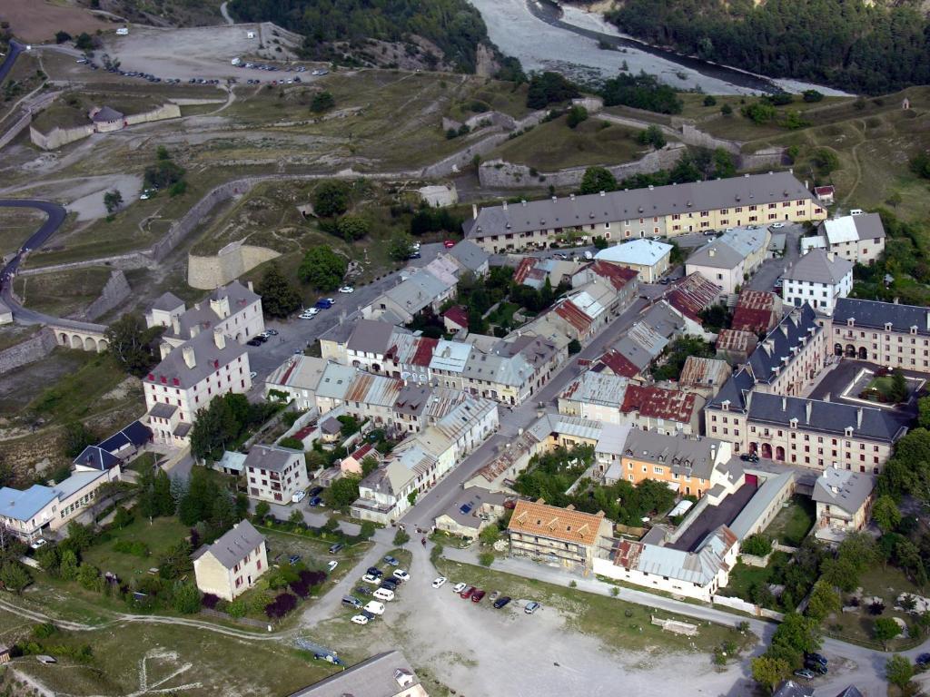 Le Rendez Vous De Vauban Gites & Spa Mont-Dauphin Exteriér fotografie